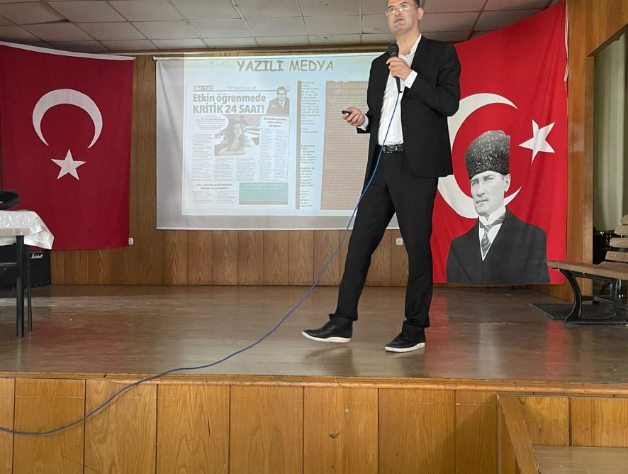 Kadıköy Anadolu Lisesi 9. 10. ve 11. Sınıf öğrencilerine konferans verdim. 28.04.2022