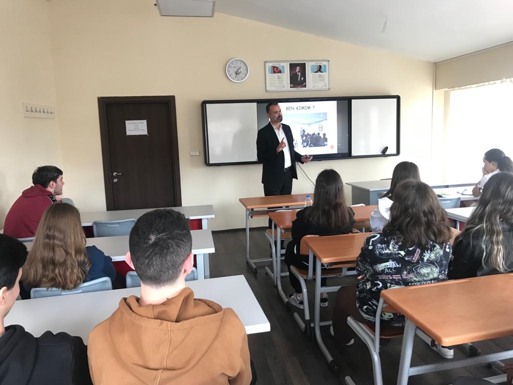 IMG-20230320-WA0001 Ankara Anadolu Lisemizin 11. ve 12. Sınıf öğrencileriyle Üniversite Sınavına Hazırlığın Püf Noktaları ve Motivasyon konulu sunum yaptım. 20.03.2023