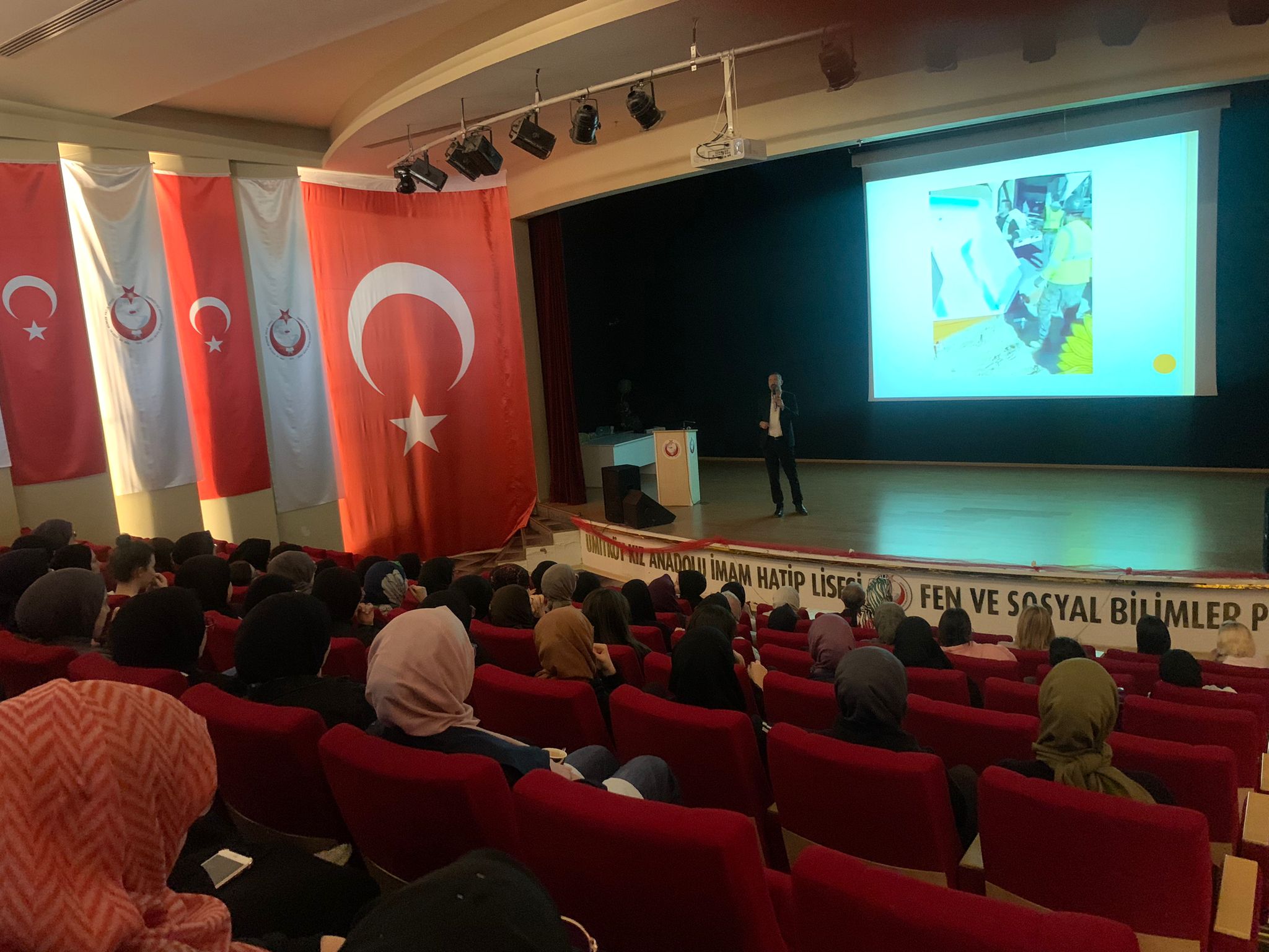 IMG-20230321-WA0012 Ankara Ümitköy Anadolu Kız İmam Hatip Lisesi 11. ve 12. Sınıf öğrencilerine konferans verdim. 21.03.2023