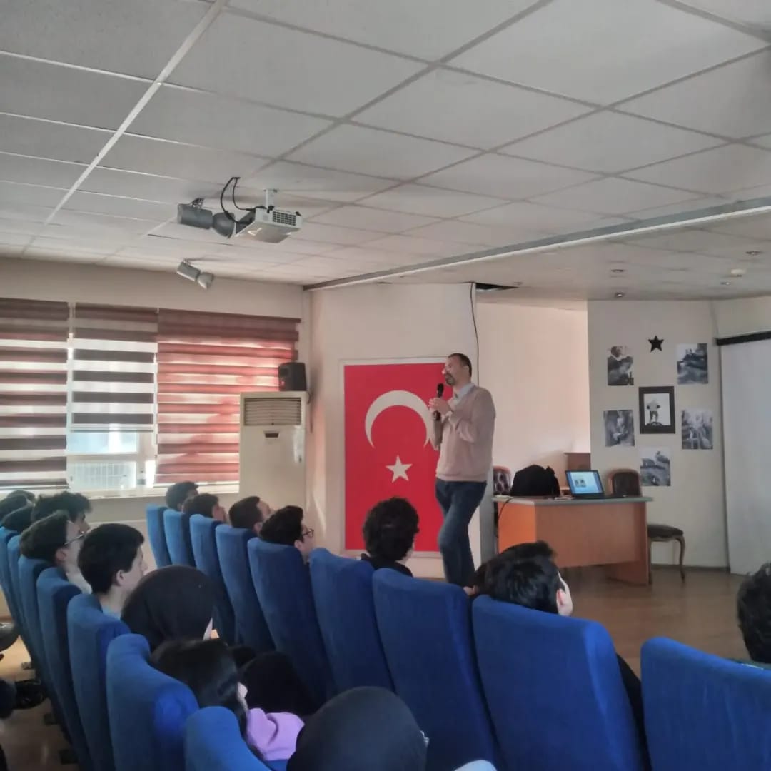 IMG-20230329-WA0003 Şehremini Anadolu Lisesi öğrencilerine Üniversite Yolu Küçük Adımlar Büyük Düşler konulu sunum yaptım. 27.03.2023