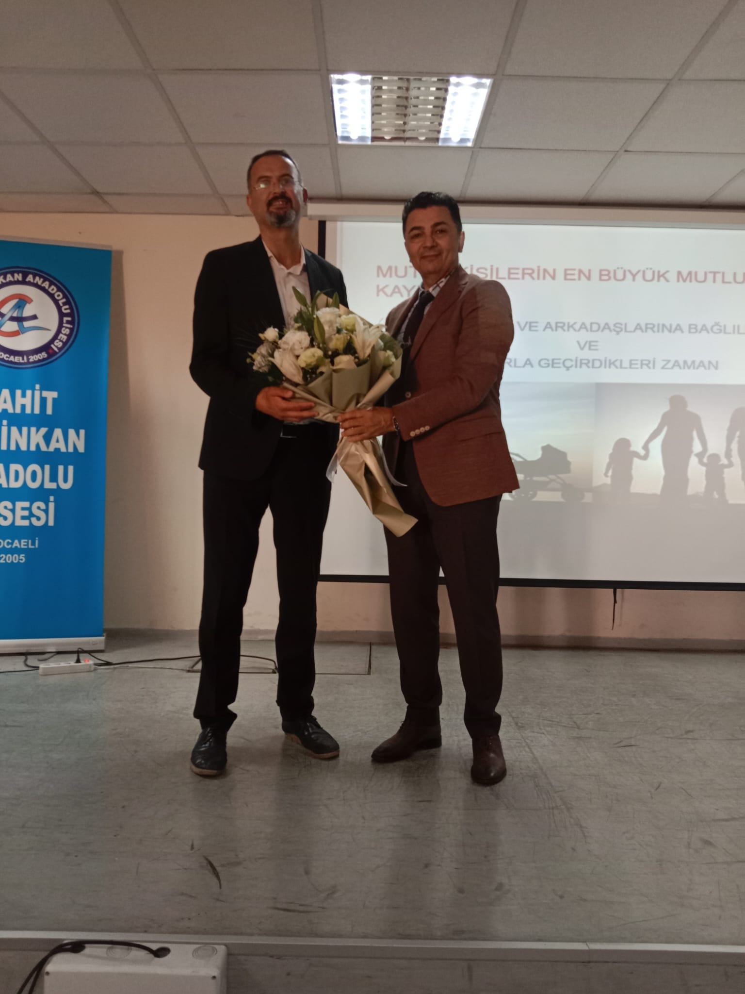 IMG-20231013-WA0024 İzmit Cahit Elginkan Anadolu Lisesi öğrencilerine Üniversite Sınavına Hazırlığın Püf Noktaları ve Motivaston konulu sunum yaptım.13.10.2023