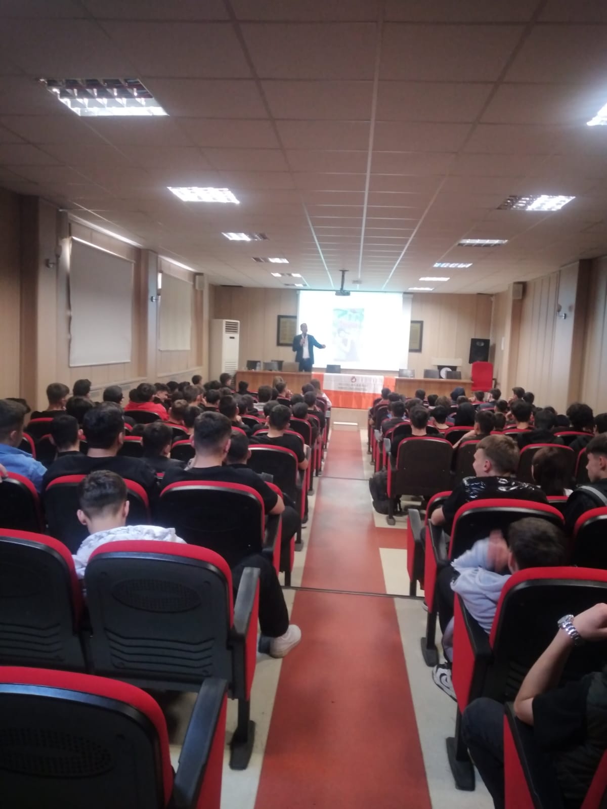 IMG-20240417-WA0009 Bursa Mimar Sinan Mesleki ve Teknik Anadolu Lisesi'nin öğrencilerine konferans verdim. 17.04.2024