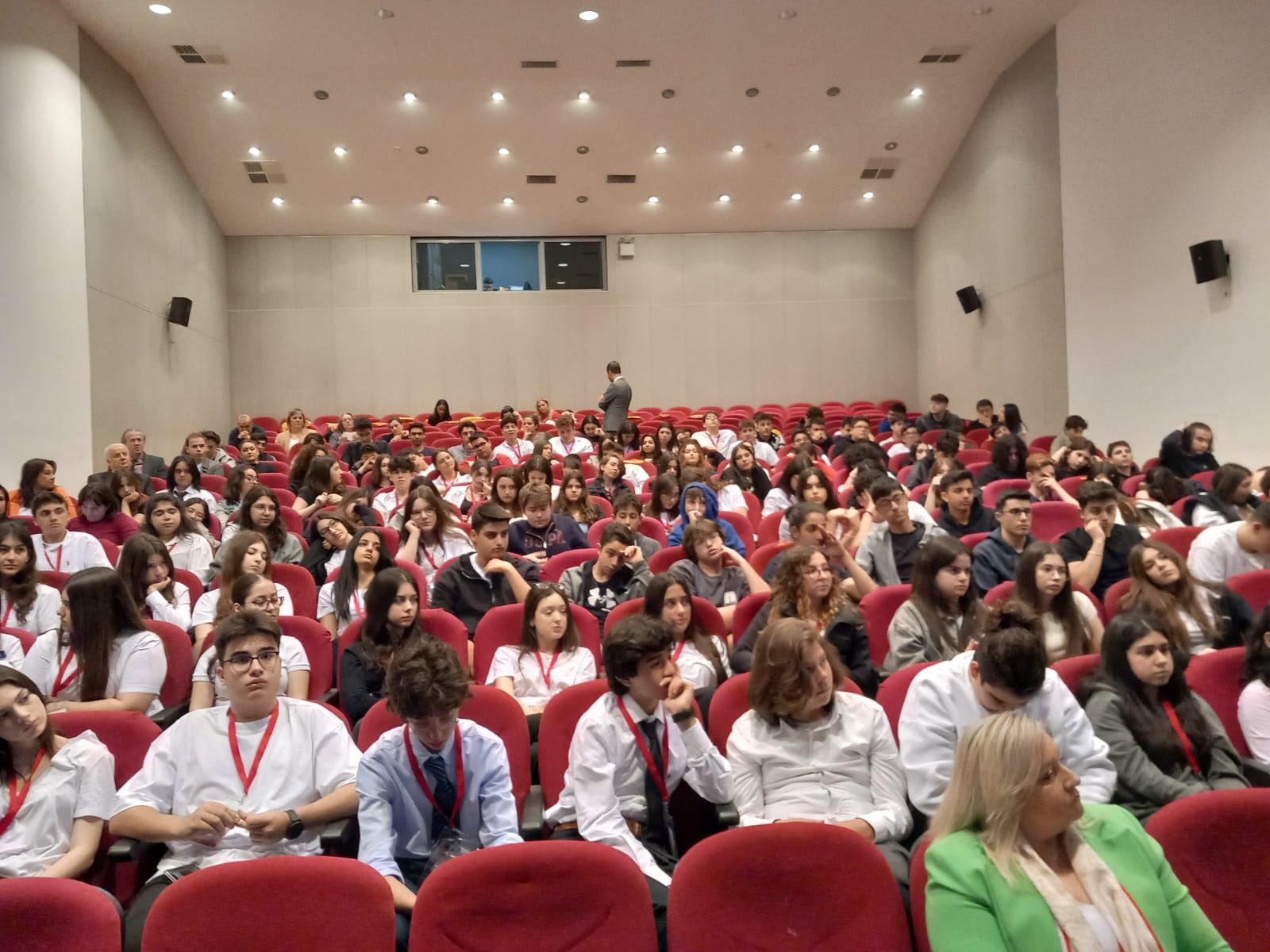 IMG-20240507-WA0031 Kültür2000 Koleji öğrencilerine Meslek Seçimi ve Kariyer Planlama konulu sunum yaptım. 07.05.2024