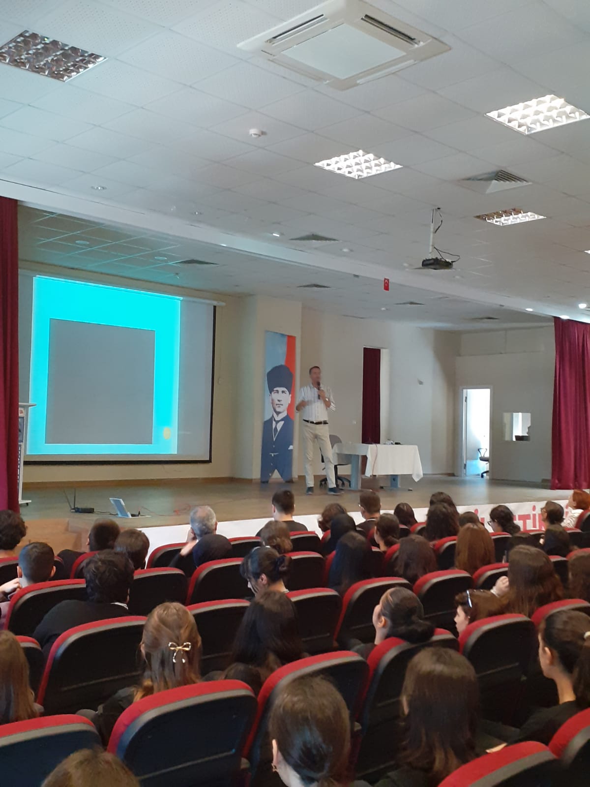 IMG-20240926-WA0022 Çekmeköy Güç Kardesler Anadolu Lisesi 11. Ve 12. Sınıf öğrencilerine Üniversite Sınavına Hazırlığın Püf Noktaları ve Motivasyon konulu sunum yaptım. 26.09.2024